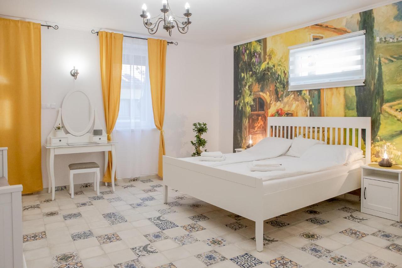 Jazmin Apartman Mako Exterior photo