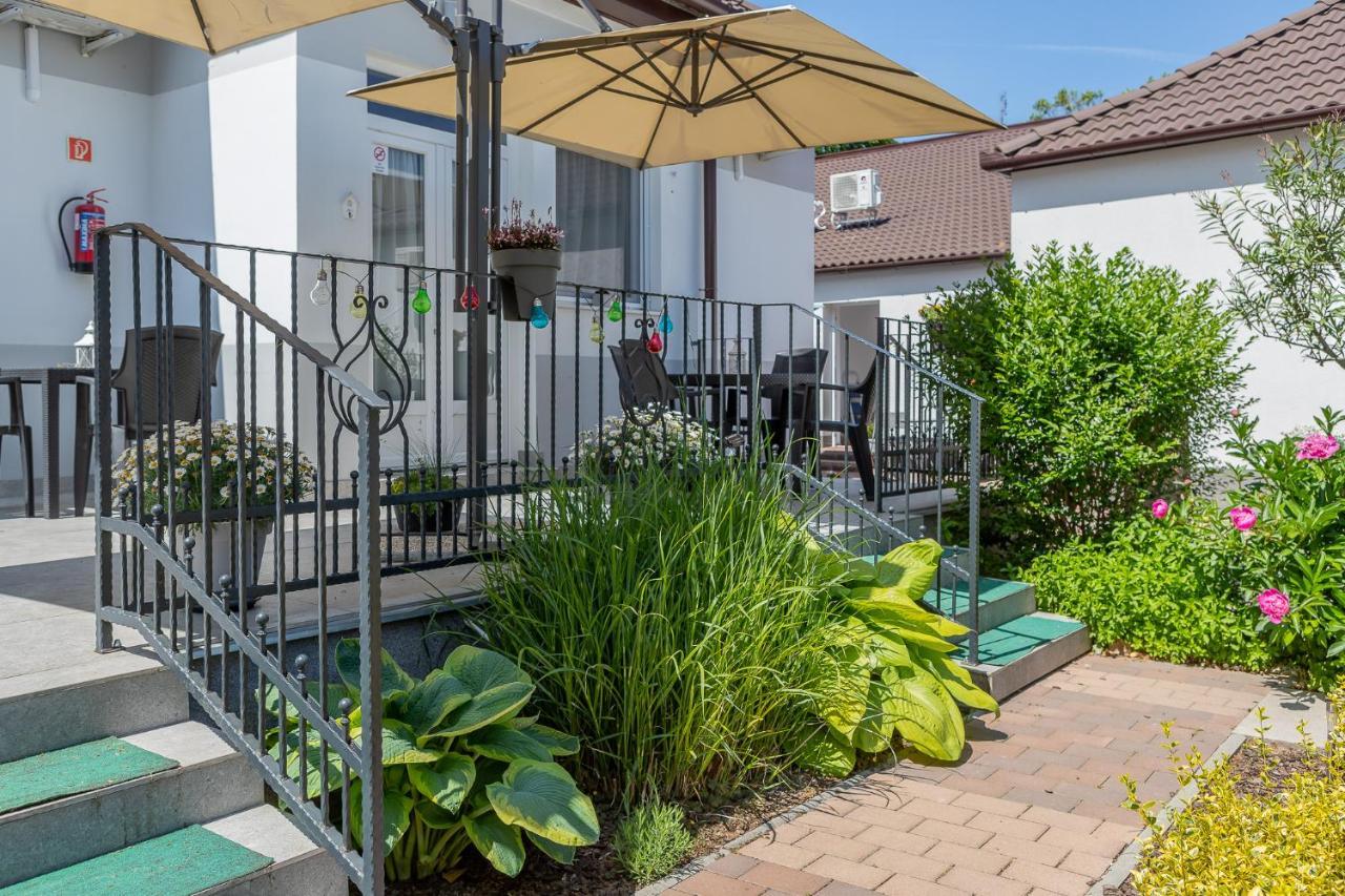 Jazmin Apartman Mako Exterior photo