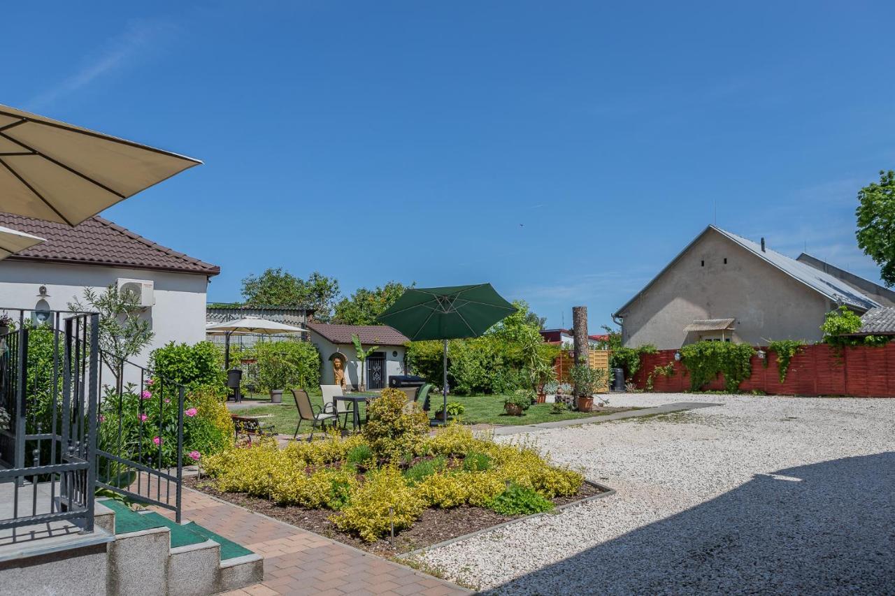 Jazmin Apartman Mako Exterior photo